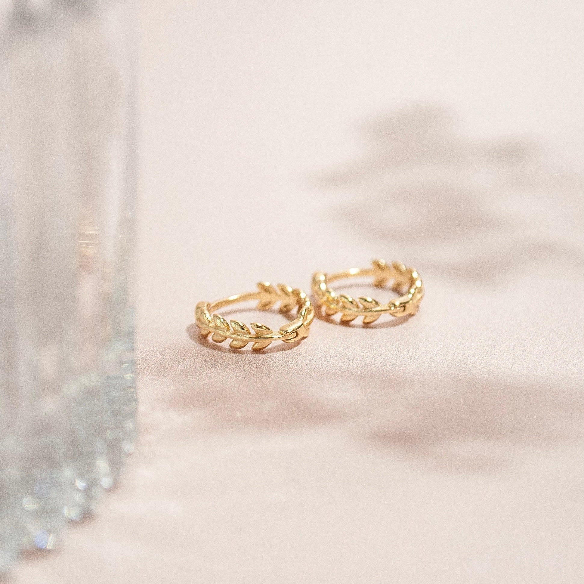 Sterling Silver Leaf Huggie Hoop Earrings, Silver 2 Piece Earrings in Silver or Gold, Dainty Minimalist Earrings, Gift For Her