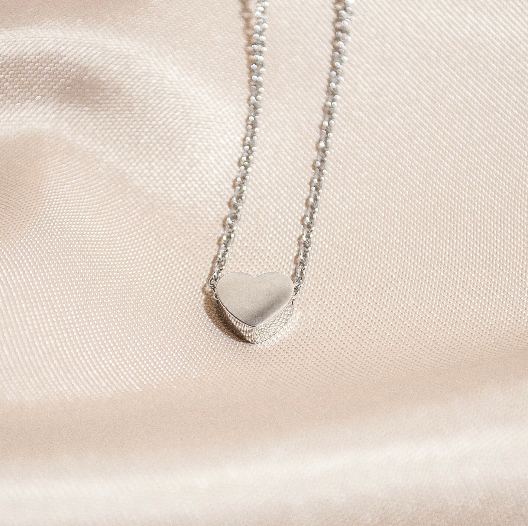 Tiny Heart Necklace in Gold & Silver, Simple Love Heart Necklace, Girlfriend Gift, Gift For Her, Anniversary Gift, Valentines Day Gift