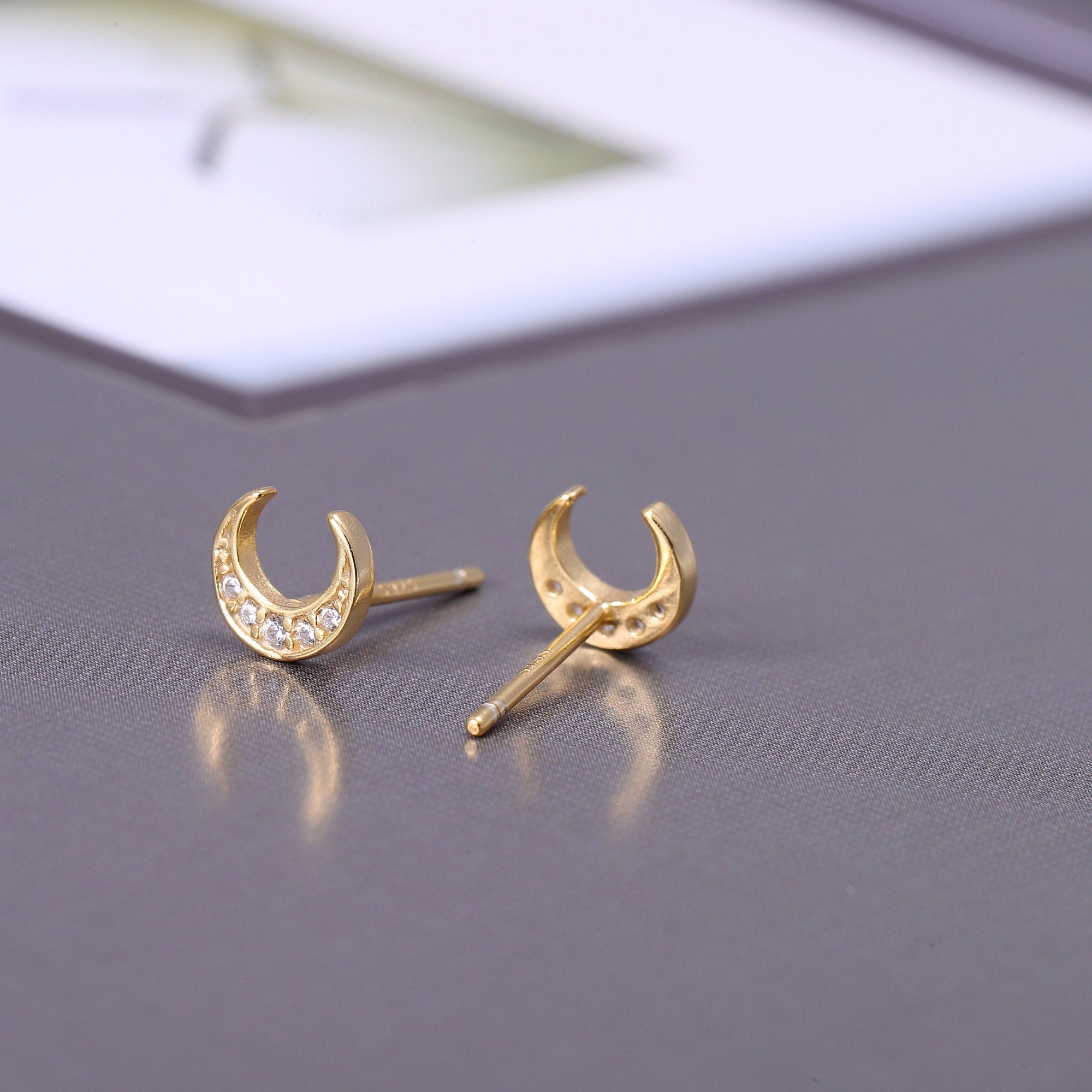 EQUINOX. Celestial Path Chain Hoop Earrings - Gold – REGALROSE